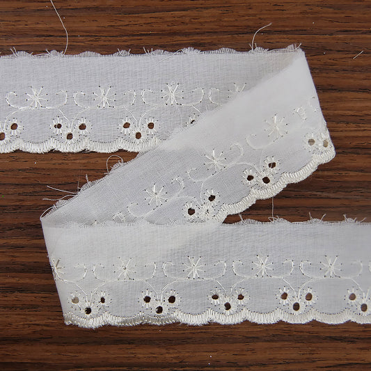 Broderie Anglaise Trim Floral Design 1.5" wide Ivory 50 metre cards