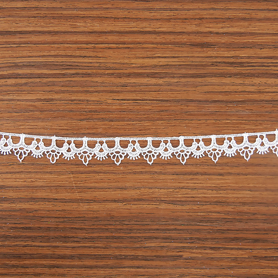 Guipure Trim 1" wide White 27.4 metre cards