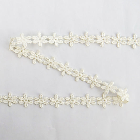 Guipure Daisy 1/2" wide Ivory 50 metre cards