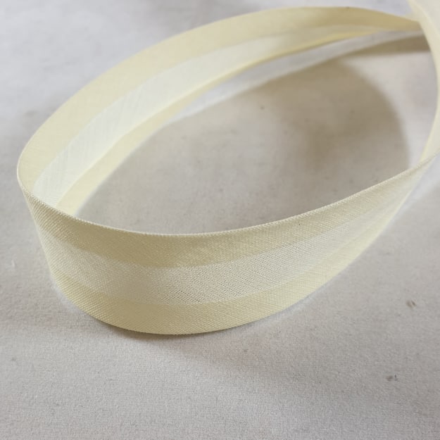 Cotton Bias Binding 12mm Cream x 25 metre reel